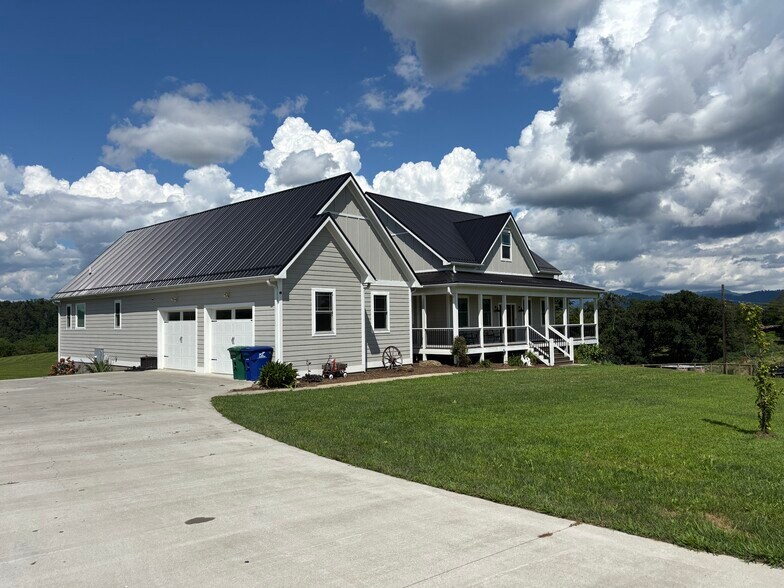Building Photo - 1355 Bear Creek Rd