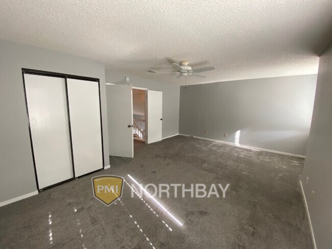Building Photo - 2568 Vista Grande