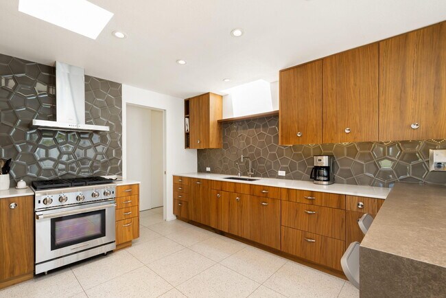 Building Photo - 72915 El Paseo