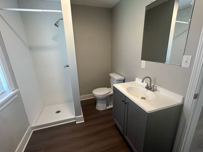 Building Photo - 3 Bedroom / 2 Bath near park