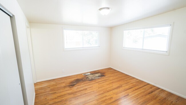 Building Photo - 5558 S Somerset Way