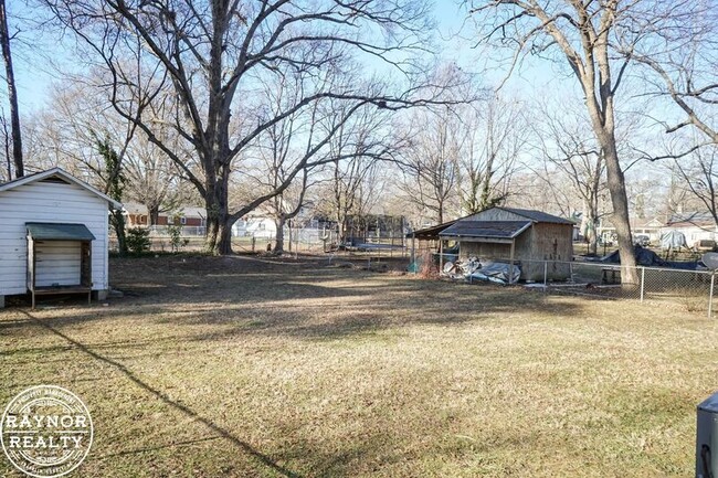 Building Photo - 433 Norvell St
