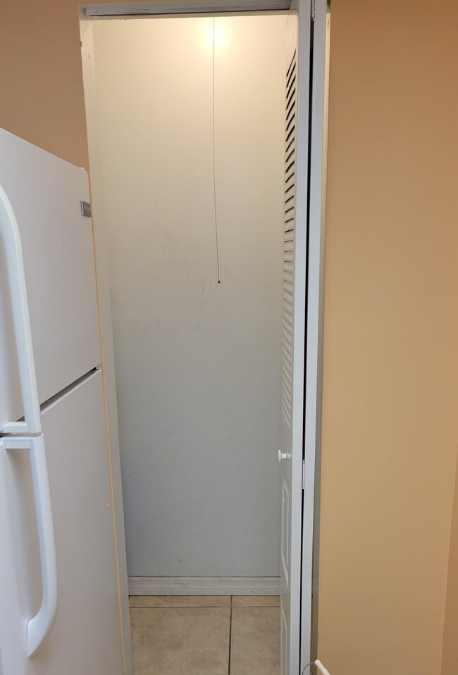 Building Photo - 8628 Tahoe Ct