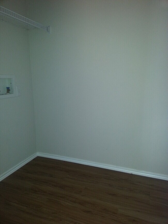 Building Photo - 10565 Flagstaff Run