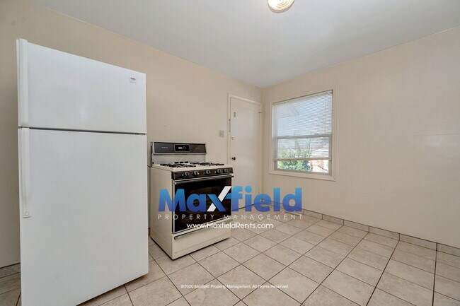 Building Photo - LEASE SPECIAL ! Sugarhouse Bungalow 2 BD 1 BA 1GA - 1500+ sq ft