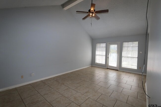 Building Photo - 963 Creekside Drive