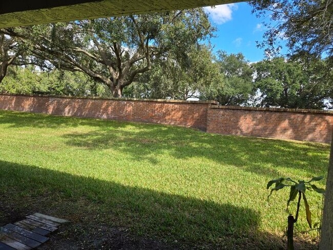 Building Photo - Don’t miss this beautiful 3-bedroom, 2-bat...