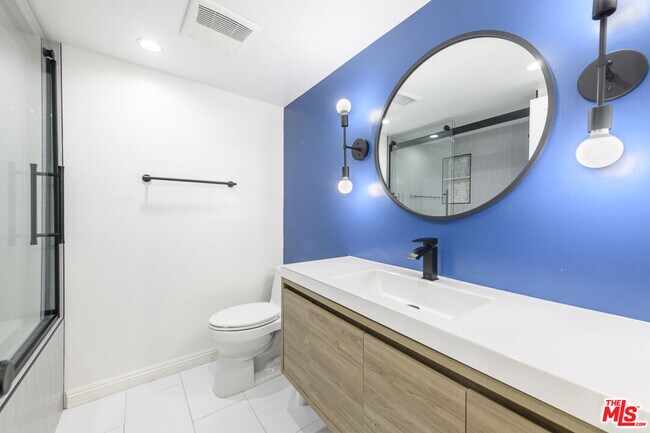 Building Photo - 11667 Gorham Ave