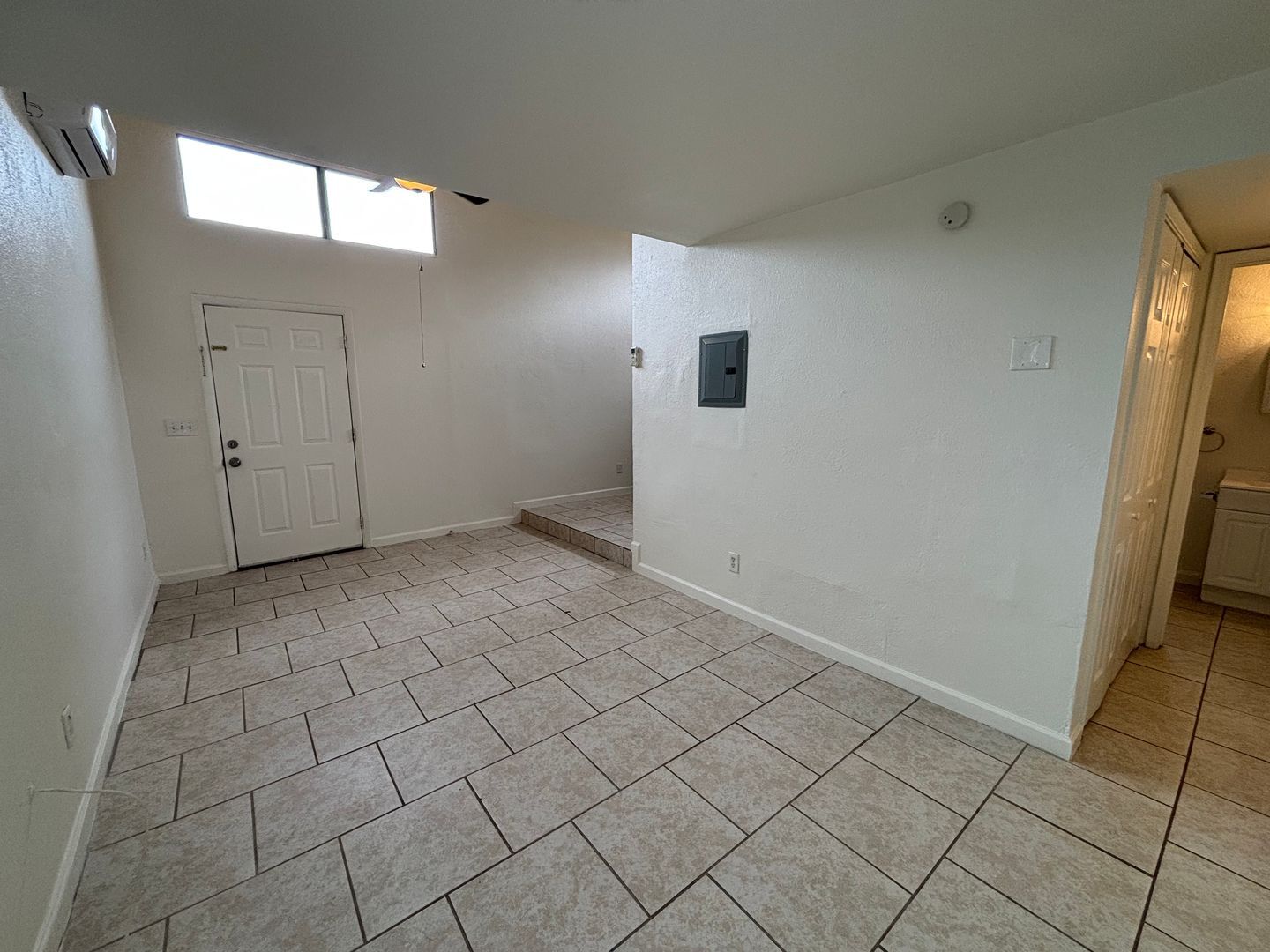 Building Photo - 1 E Navajo Rd