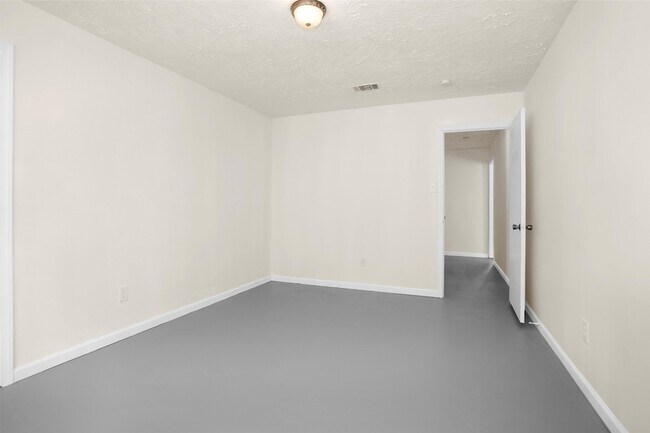 Building Photo - 2126 Millhouse Rd