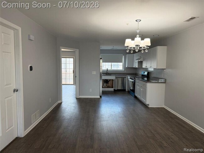 Building Photo - 29415 Glen Oaks Blvd E