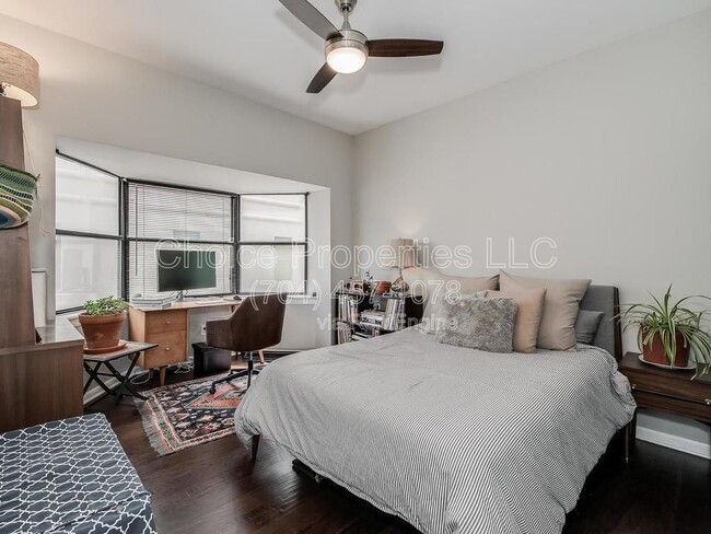 Building Photo - 224 N Poplar St