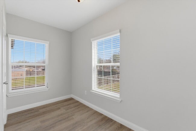 Building Photo - 8902 Courtney Dr