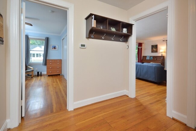 Building Photo - Furnished! Highly Desirable Trinity Park