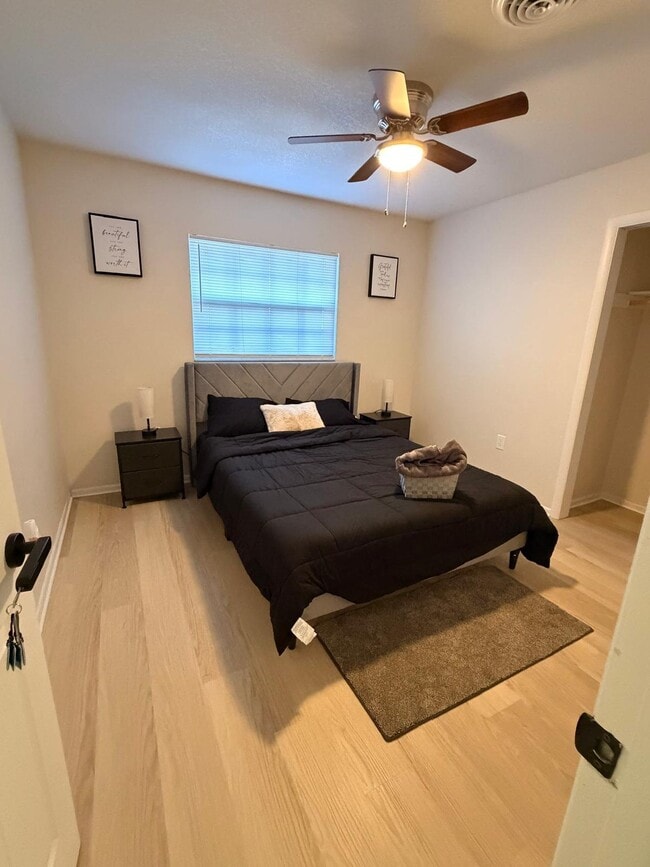 Building Photo - 940 Sonata Ln