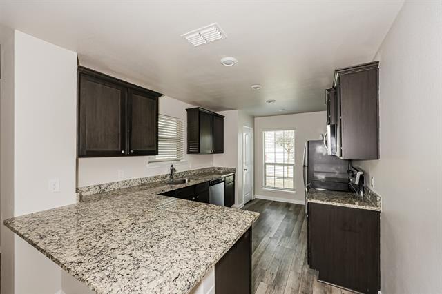 Building Photo - 122 Bluebonnet Dr