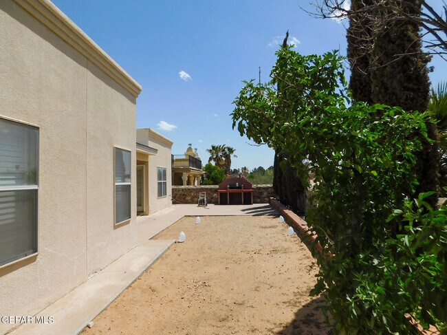 Building Photo - 917 Tecate Pl