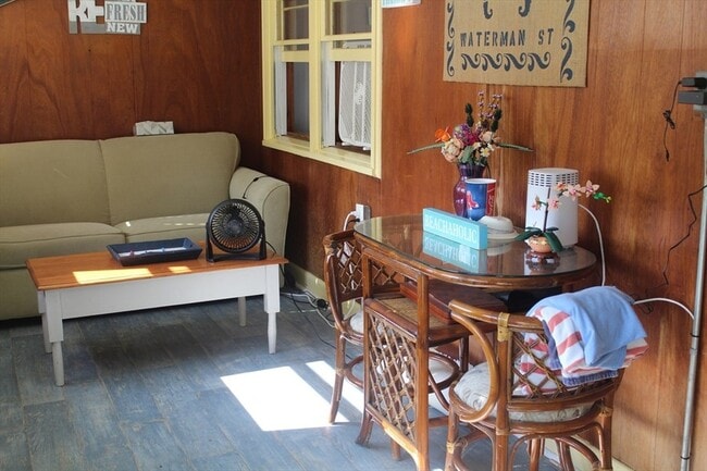 Building Photo - 12 Waterman St