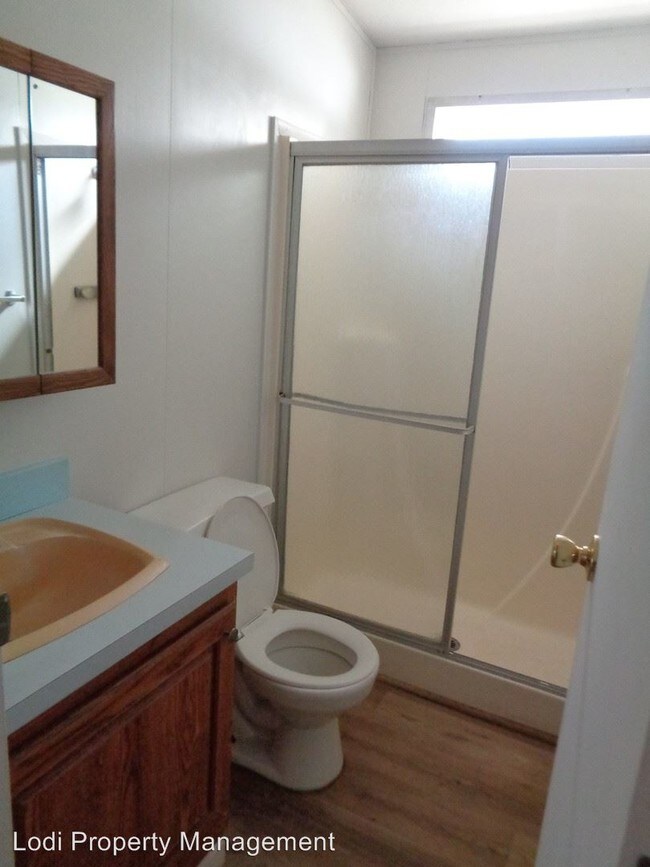 Building Photo - 2 br, 1 bath House - 8441 W Stockton St