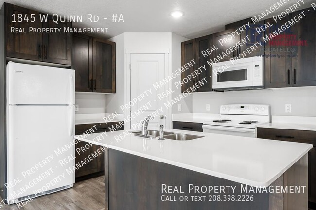 Building Photo - MOVE IN SPECIAL - 3 Bedroom 1 Bath Apartme...