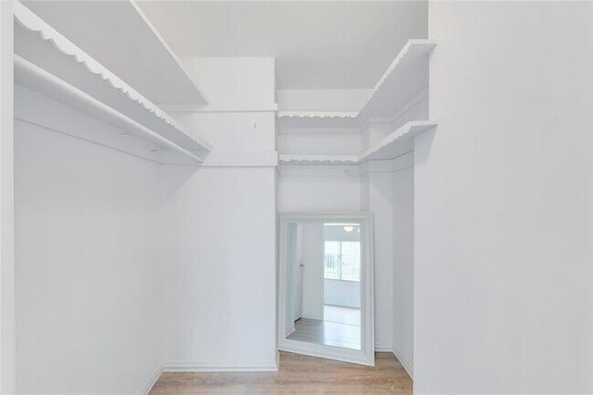 Building Photo - 1198 Hillsboro Mile