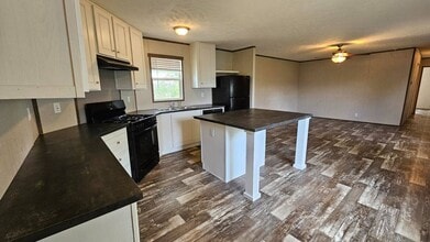 Building Photo - 5434 S Kansas St