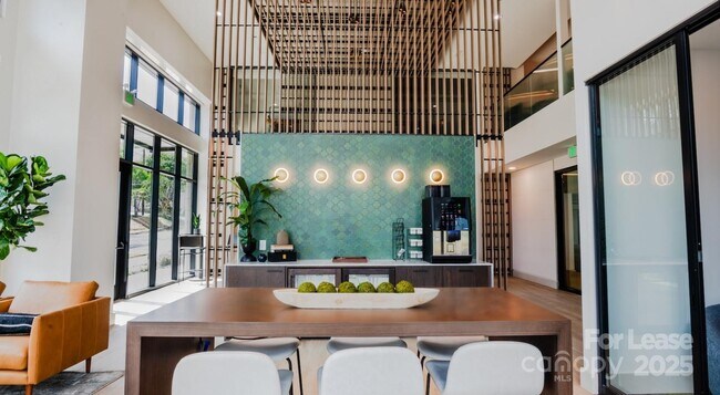 Building Photo - 1133 Harding Pl