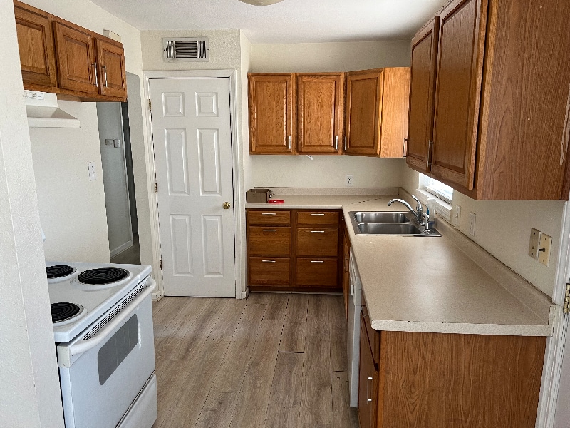 Building Photo - 2026 Colorado Ave