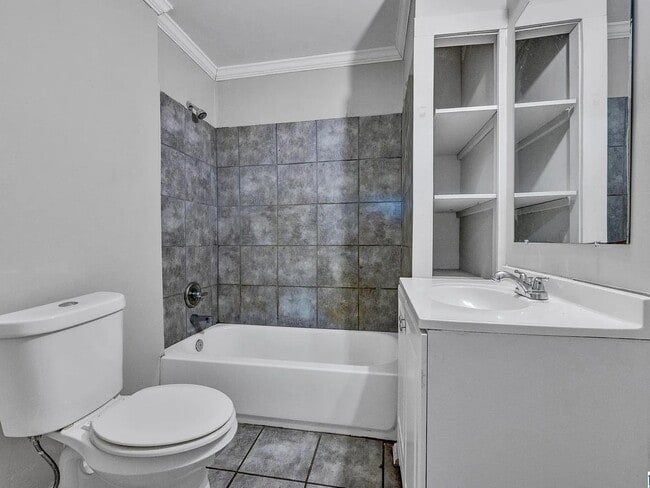 Building Photo - Newly Renovated 3 Bedroom, 2 Bathroom Home