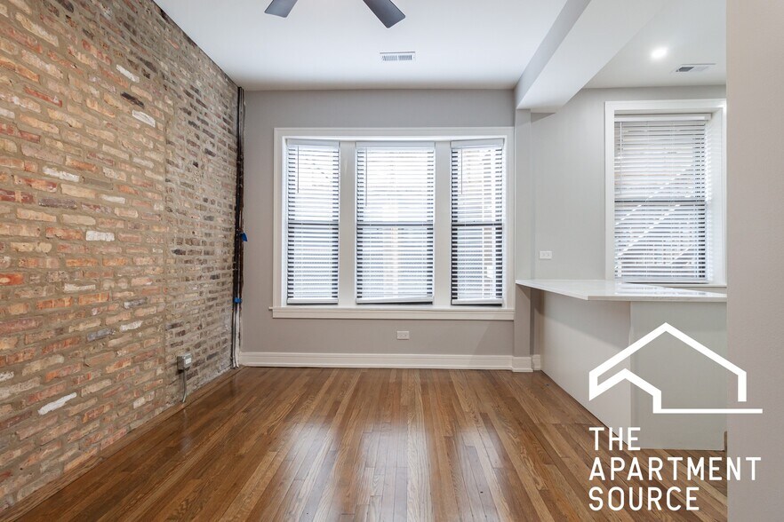 Building Photo - 3840 N Wilton Ave