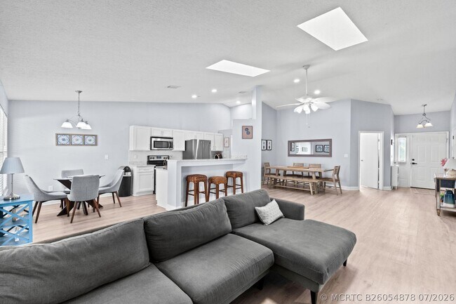 Building Photo - 1599 Bayridge Pl