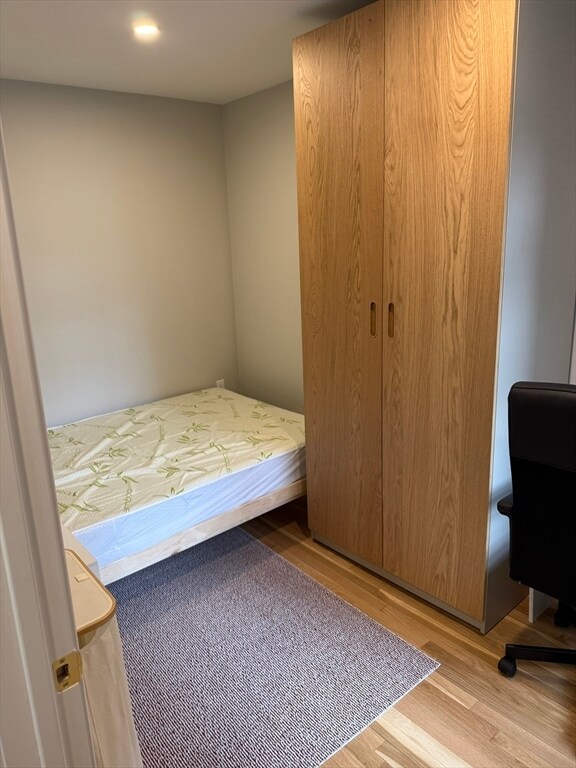 Building Photo - 54 Melrose St