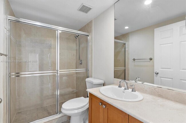 Building Photo - 10350 W Bay Harbor Dr