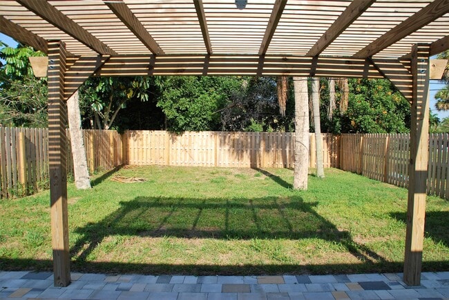 Building Photo - 406 Robalo Ct