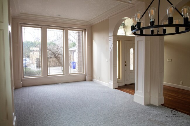 Building Photo - 20375 NE Lakeside Dr
