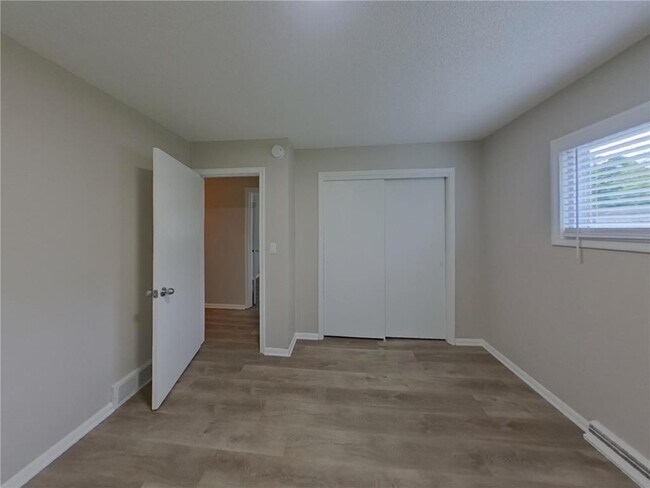 Building Photo - 3607 Robinwood Terrace
