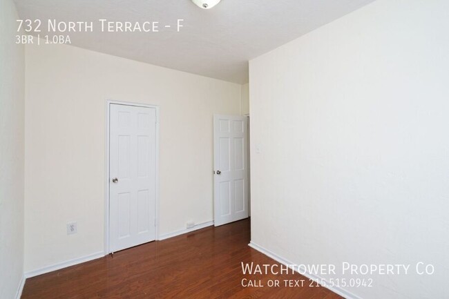 Building Photo - 732 North Terrace