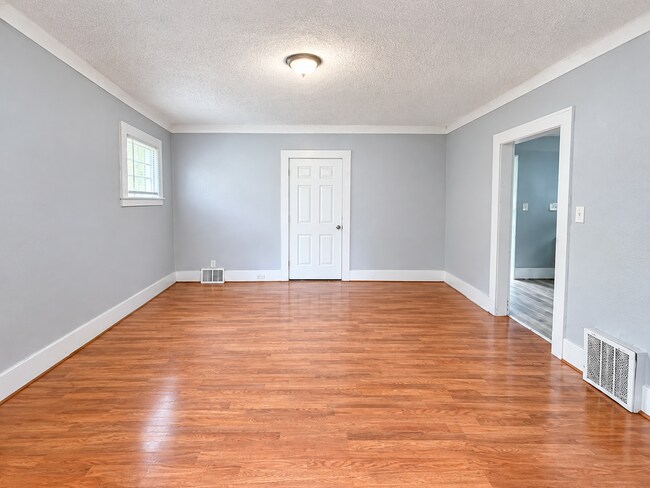 Building Photo - 4368 Buckingham