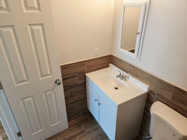 Building Photo - Two bedroom fully remodeled with refrigerated air