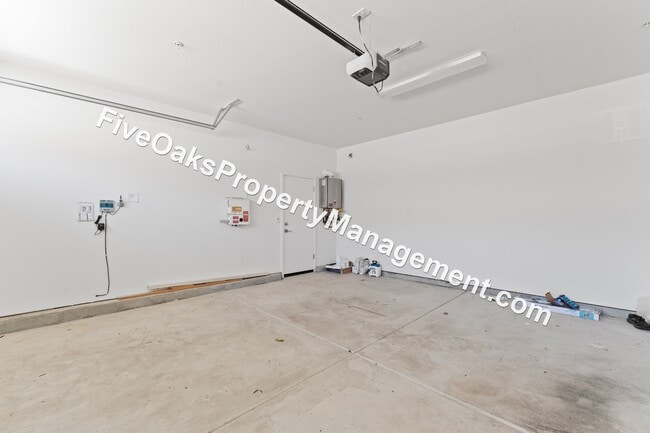 Building Photo - 571 Willow Ridge Ct