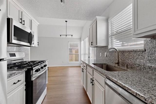 Building Photo - 2864 Hampshire Ln