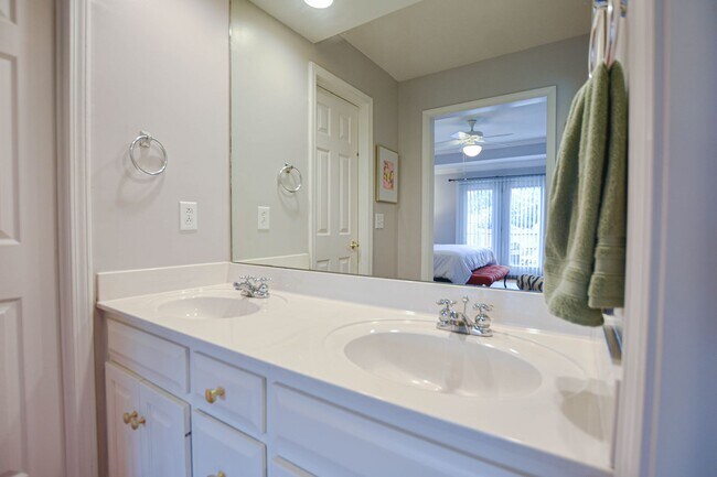 Building Photo - Pet Friendly Three Bedroom with Bonus!