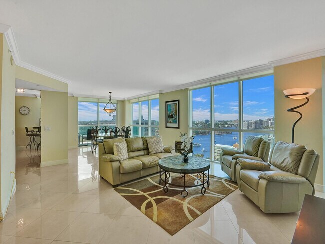 Building Photo - 101 S Fort Lauderdale Beach Blvd