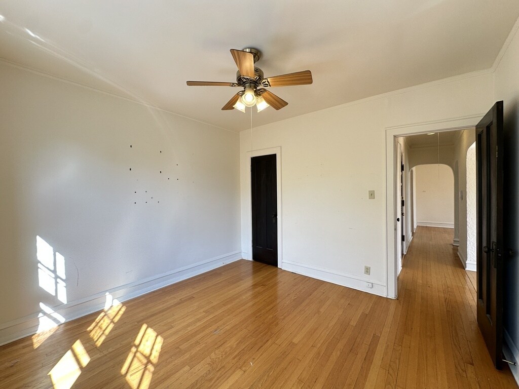 Building Photo - 4301 N Francisco Ave