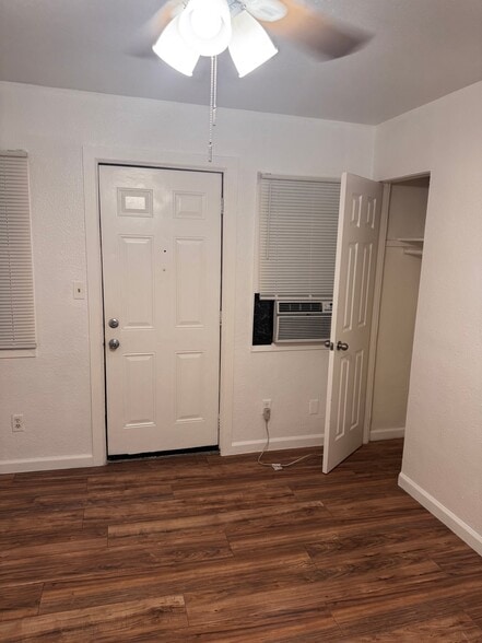 Building Photo - 8557 Juniper Ave
