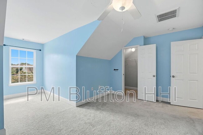 Building Photo - 355 Dante Cir