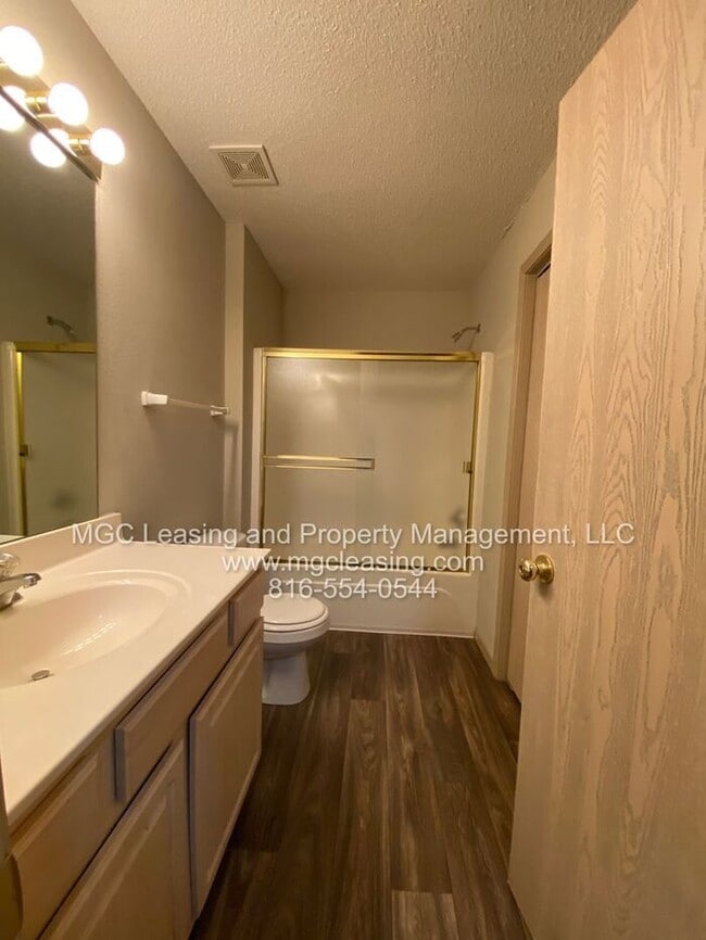 Building Photo - South Garden Townhomes: Comfort & Style in...