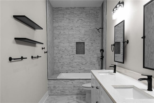 Building Photo - 1331 Diamond Ave SE