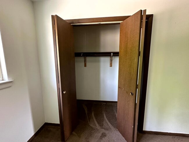 Building Photo - 111 Pin Oak Dr