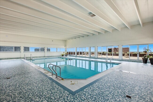Building Photo - 4170 N Marine Dr
